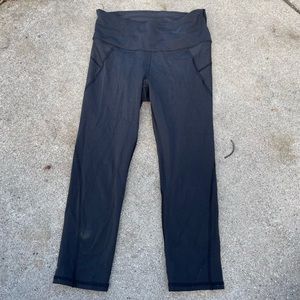 Athleta scultpting workout capris size S